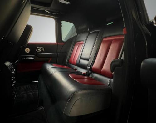 Rolls-royce-Cullinan-BLACK2