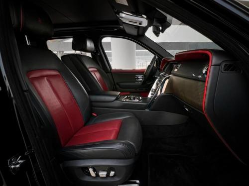 Rolls-royce-Cullinan-BLACK6